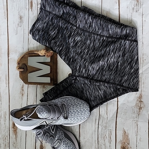 Phisockat Space Dye Black High Waist Yoga Pants with Pockets and Tummy Control - Picture 4 of 12